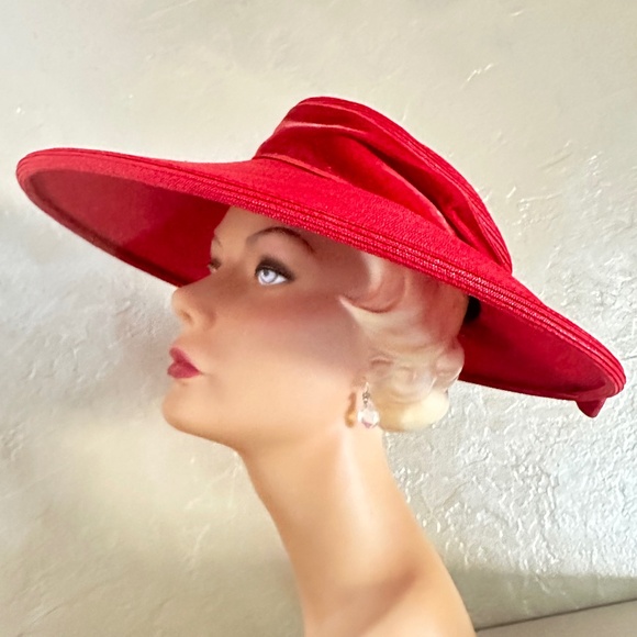 REGAL 1950s' RED STRAW WIDE BRIM HAT + VELOUR BAND & BOW